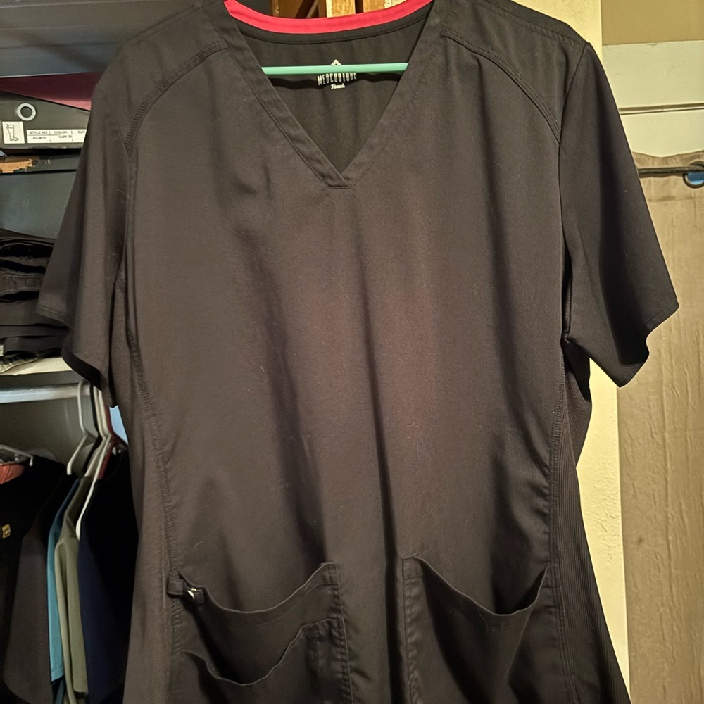 2X women’s Black Scrub Top & Pants Set Medcoutre Brand